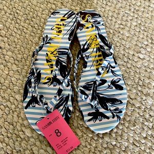 NWT Sam & Libby size 8 Flip Flops